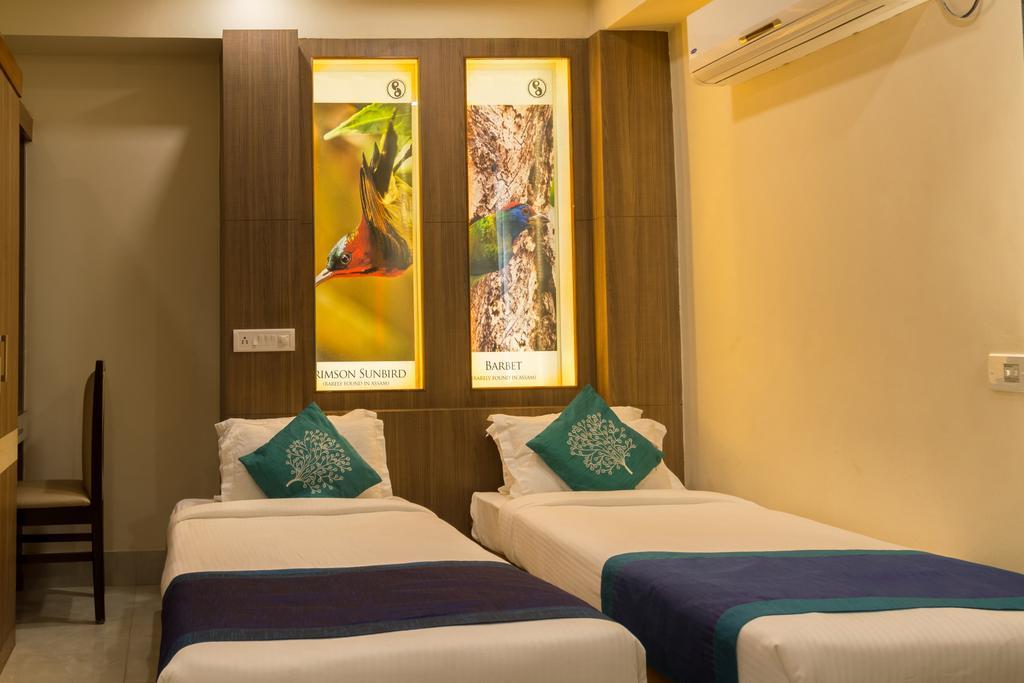 Hotel D' Sapphire Guwahati Exterior foto
